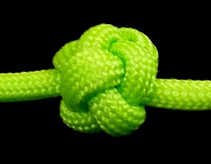 button knot from paracord knots on youtube cropped