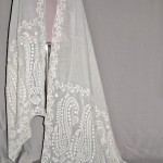 Shawl, muslin cotton, white embroidery. Made in India, 1806- 1814.