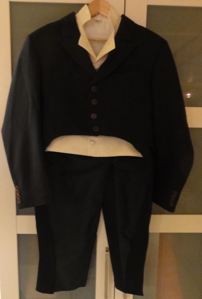 TSRCE for Gentlemen: Green herringbone tailcoat and ivory paisley waistcoat.